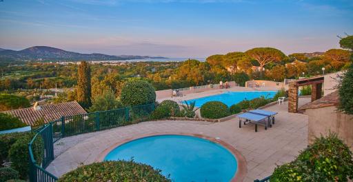 Maison avec très belle vue, golfe de St Tropez, piscine, tennis - Housity