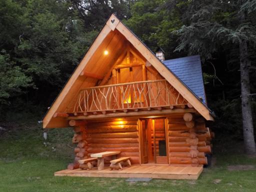 Chalet en rondins de bois, Pyrenees Emotions - Housity
