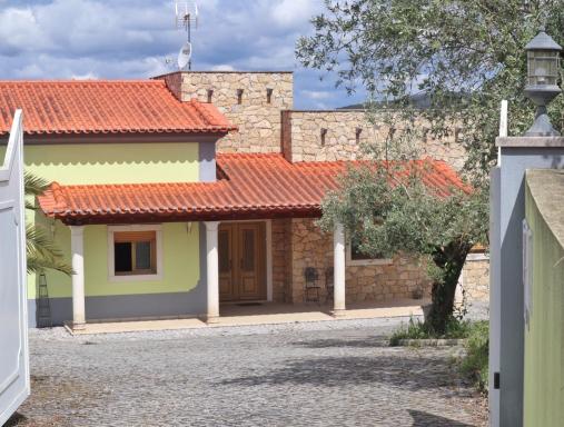 Villa do Alqueidão - Housity