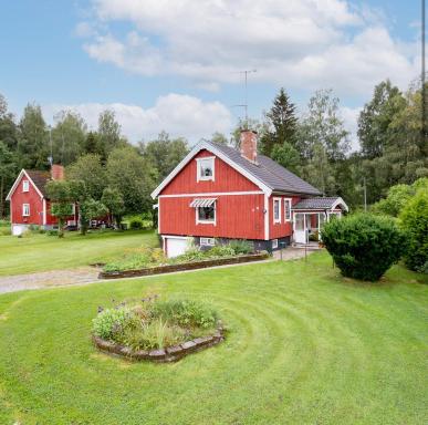 Familjevänlig stor villa med 2 rum, nära till Örebro och Ludvika - Housity
