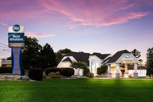 Best Western Harbour Pointe Lakefront - Housity