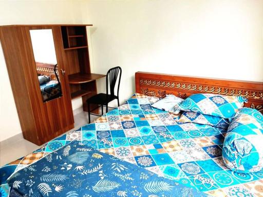 Secured Studio Apartment near Airport AC WiFi Oven - Housity