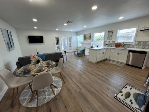 LAX in 15 min - SoFi Stadium in 10 min Modern Lux - Friendly Dogs Welcome! - Housity