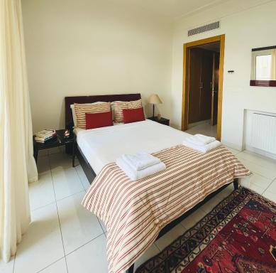 One Bedroom With a View Lac1 - Housity