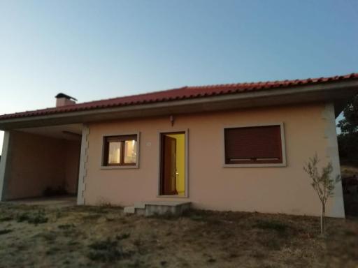 Casa da Fonte em Prada, Vinhais - Housity