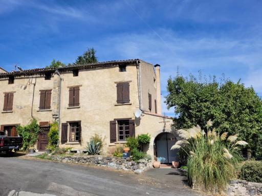 Grande maison de montagne rénovée, du charme - Housity
