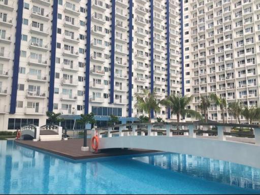 Ronnzel staycation in Jazz Residence Makati - Housity
