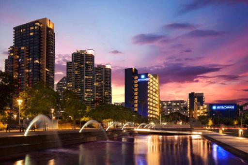 Wyndham San Diego Bayside - Housity