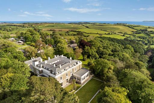 Trenython Manor Resort - Housity