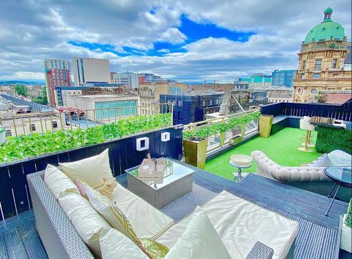 Glasgow two bedroom Penthouse - Housity