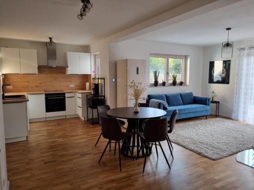 Gemütliche Premium Ferienwohnung mit Terrasse nähe S-Bahn - Housity