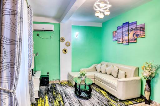 Beautiful- 1 Bedroom Apartment - Parking on site - Housity