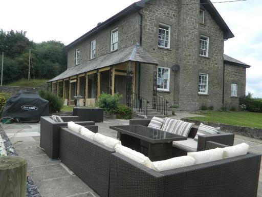 Llansantffraed House - Housity