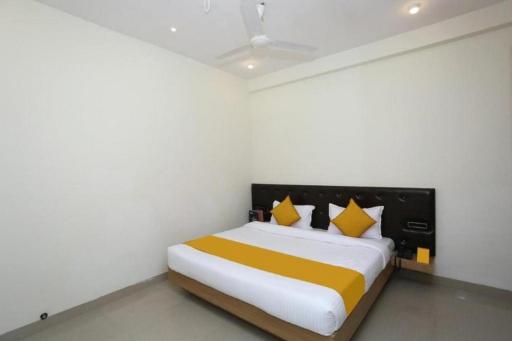 Hotel Easy Stay , Bhopal - Housity