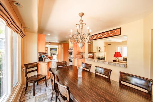 Gorgeous 5 Bedroom House With Pool And Jacuzzi - Housity