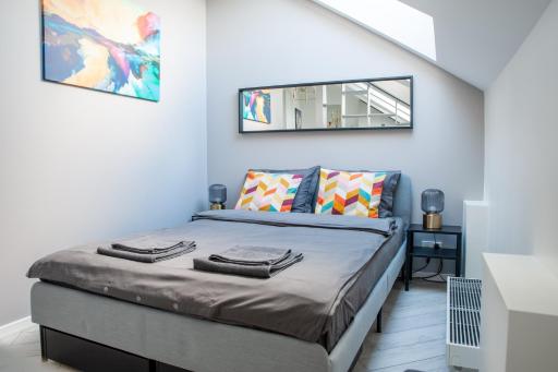 E.M. Studio In City Center - Housity