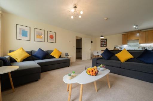 Luxury 2-bedroom 2-bathroom city centre apartment - Housity