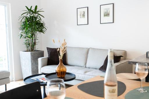 Stilvolle Wohnung mit ruhig gelegenem Balkon - Housity