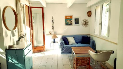 Petite maison rénovée- Niolon à la mer - Housity