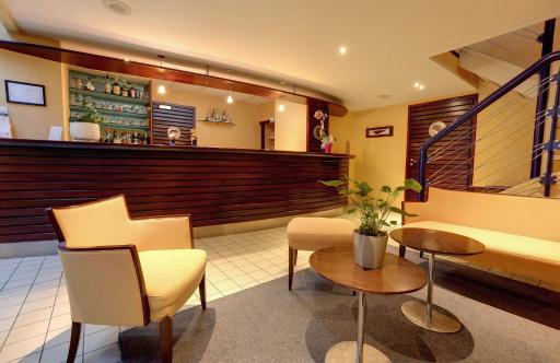 Hôtel Restaurant l'Hirondelle - Housity