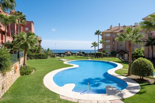 Sea View Apartment - Housity