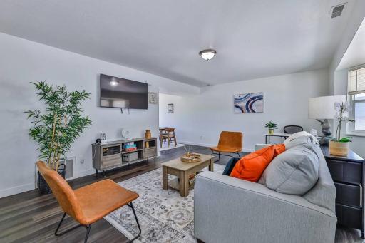 Renovated 3br/2.5ba Pied-à-Terre in Millcreek.. - Housity