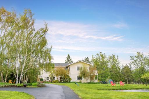 Trumpeter Inn - Housity