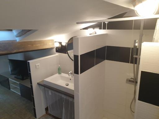 Petit coin en lomagne pour la nuit - Housity