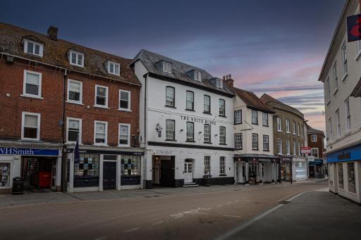 The White Horse Hotel, Romsey, Hampshire - Housity