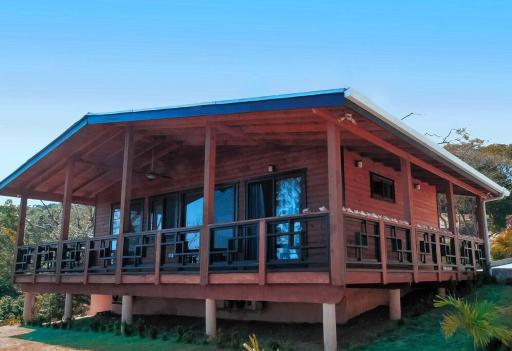 Spacious Bungalow With Stunning Ocean Views - Housity