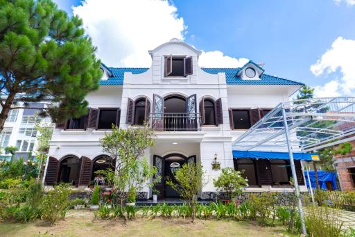 Palm Villa Đà Lạt 9 - Luxury Villa in Resort Nam Hồ - Housity