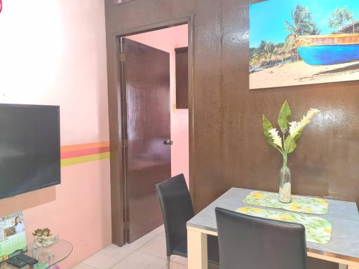 Budget Friendly Condo for Rent in Valley Golf - Housity