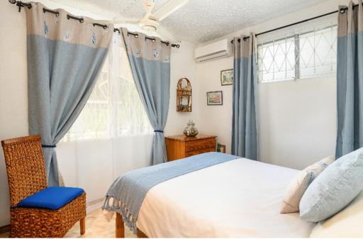 Lovely 3 bedroom beach house on a sandy beach - Housity