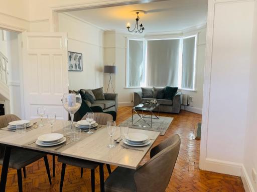 4 bedroom House nr Cardiff City Centre - Housity