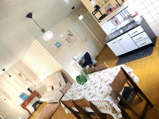 Casa Ampla ótima Localização-Hospedagem Nosso Lar - Housity