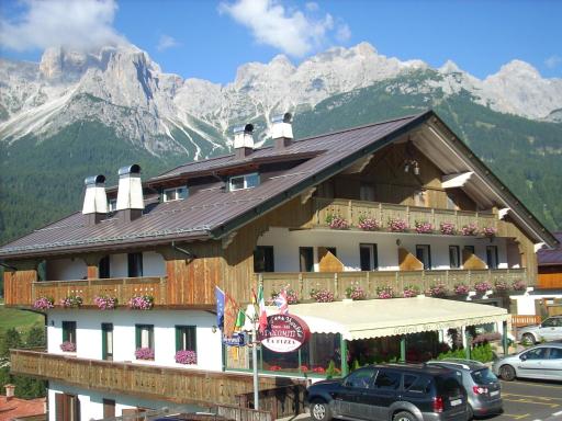 HOTEL DOLOMITI di De Martin D Oscar - Housity