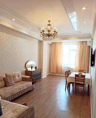 Престижная квартира Кара Караева - Housity