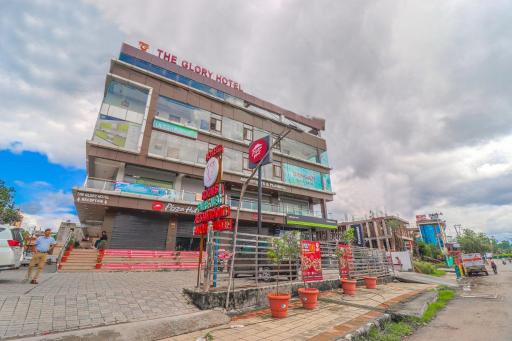 The Glory Hotel - Housity