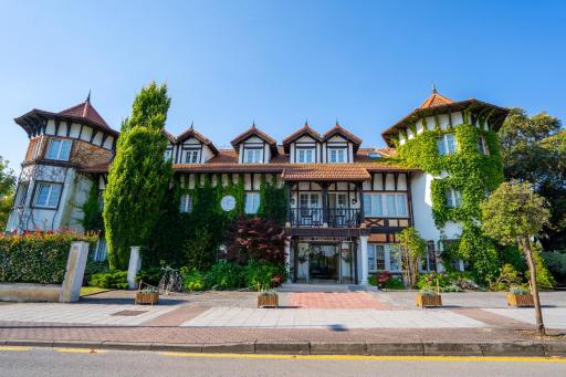 Hotel Torres de Somo - Housity