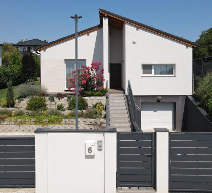 White Column House - Housity