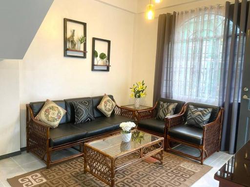 Comfy and Relaxing 2-storey House in Bacolod City - Housity