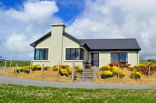 Cottage 103 - Claddaghduff - Housity