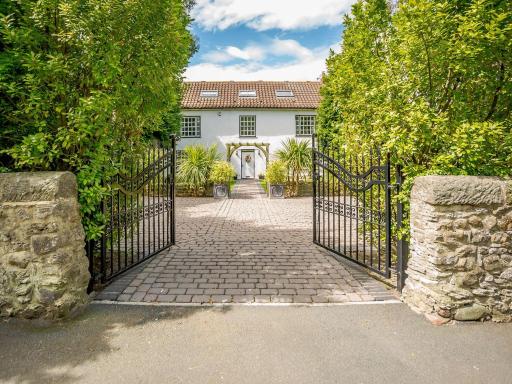 Laburnum House - Housity