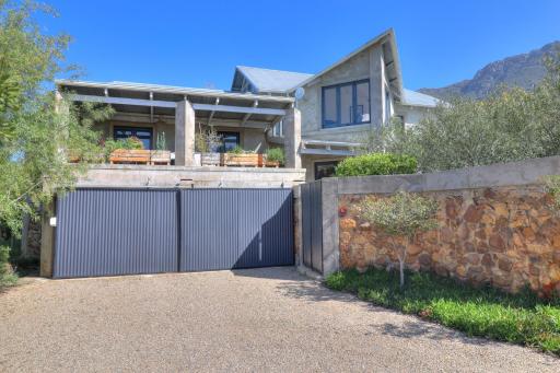 Modern Home In Riebeek West - Housity