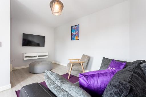 Pillo Rooms Serviced Apartments - Trafford - Housity