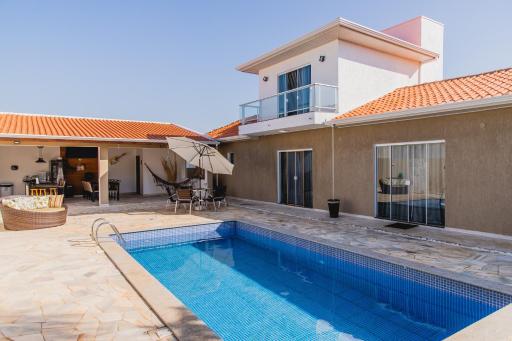 Espetacular casa em Carlopolis 1 - PR - Housity