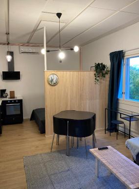 Hurmaava vierassviitti hyvällä sijainnilla! - Housity