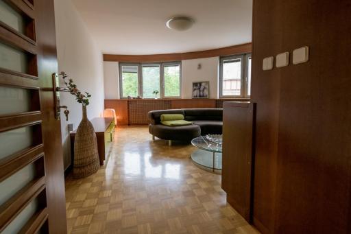 Golden Goose Apartment - Housity