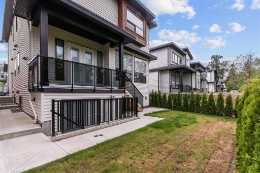 Brand New, Cheerful, Exquisite 4 BR house, fast wifi, free parking - Housity
