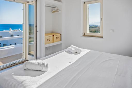 Studio with Seaview at Faragas - Housity